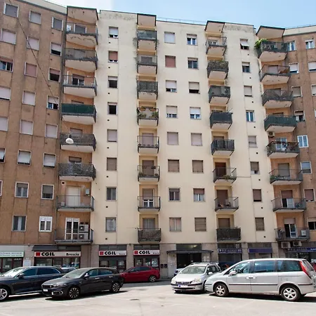 Trilocale Piazza Della Repubblica - F&l Апартаменты Брешия