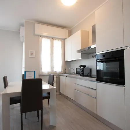 Apartment Trilocale Stazione - F&l Brescia